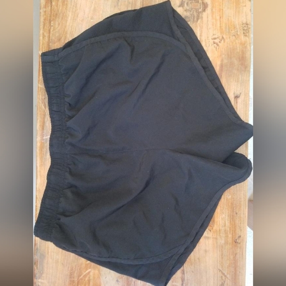 Girls Nike Dri-Fit Shorts size XL | Athletic Running Shorts - Picture 3 of 5